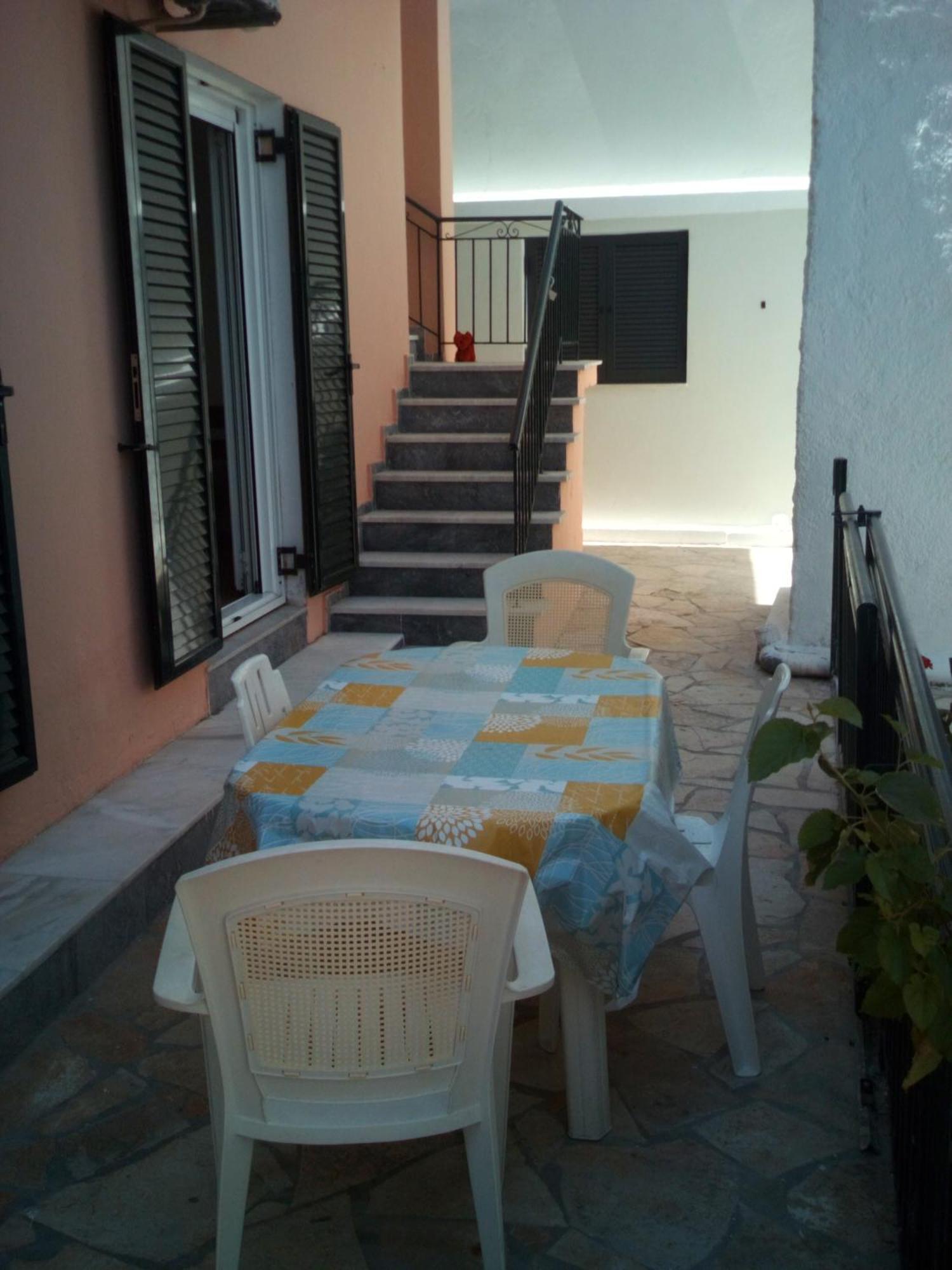 Georgia Beach Apartments Mesongí Esterno foto